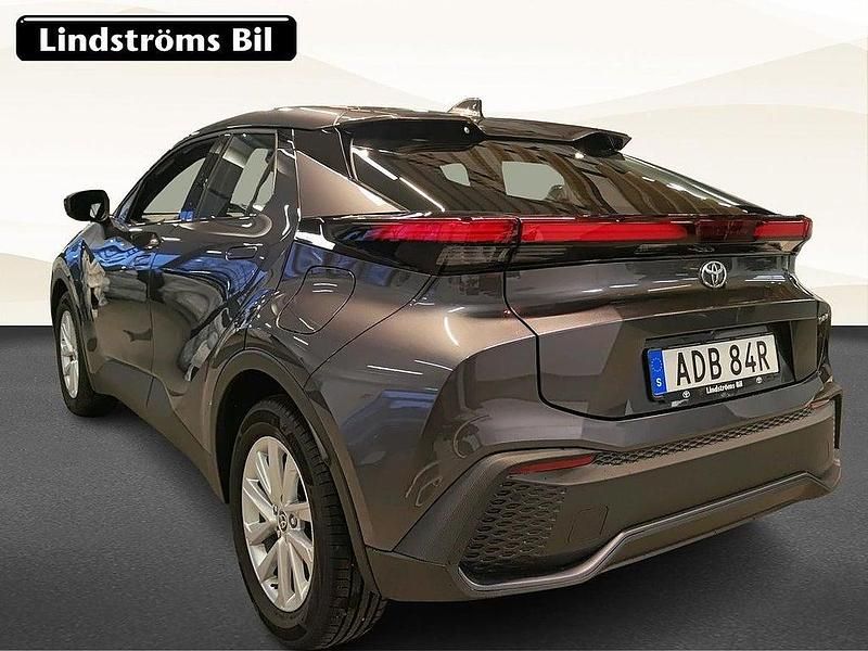 Begagnad Toyota C-HR Active 226 HK (166 kW) 2024 Mörkgrå SUV