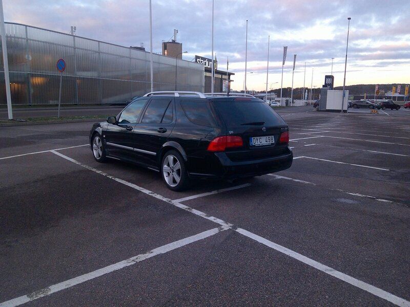 Svart Begagnad 2010 Saab 9-5 Griffin Kombi | 36 900 kr (Lite dyr) - Bild 1/4