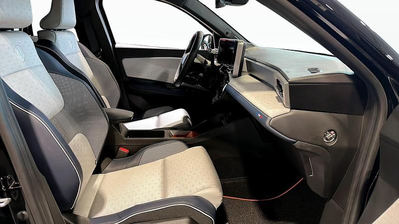 Ny Renault R5 110 kW (150 HK) 2025 Svart Halvkombi