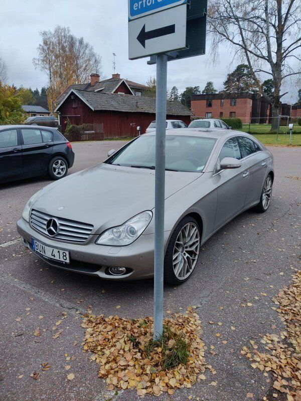Silver Begagnad 2006 Mercedes CLS500 Sportkupé | 95 000 kr - Bild 1/4