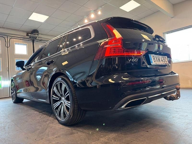 Begagnad Volvo V60 Inscription 340 HK (250 kW) 2021 Svart Kombi
