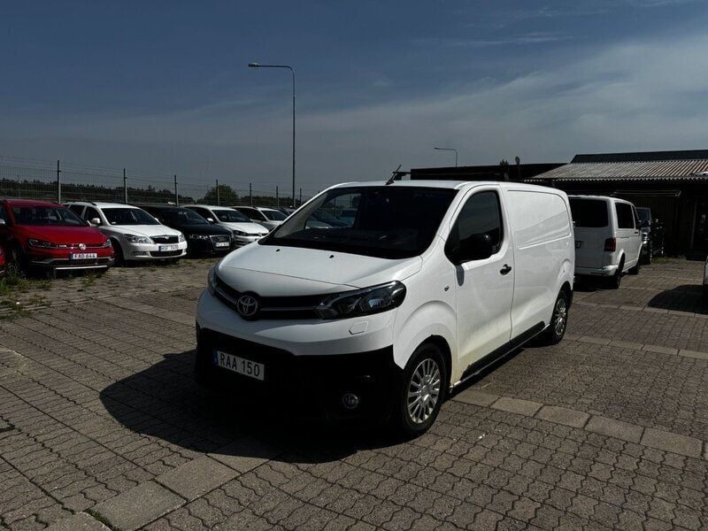 Vit Begagnad 2018 Toyota Proace Van | 129 900 kr (Marknadspris) - Bild 1/4