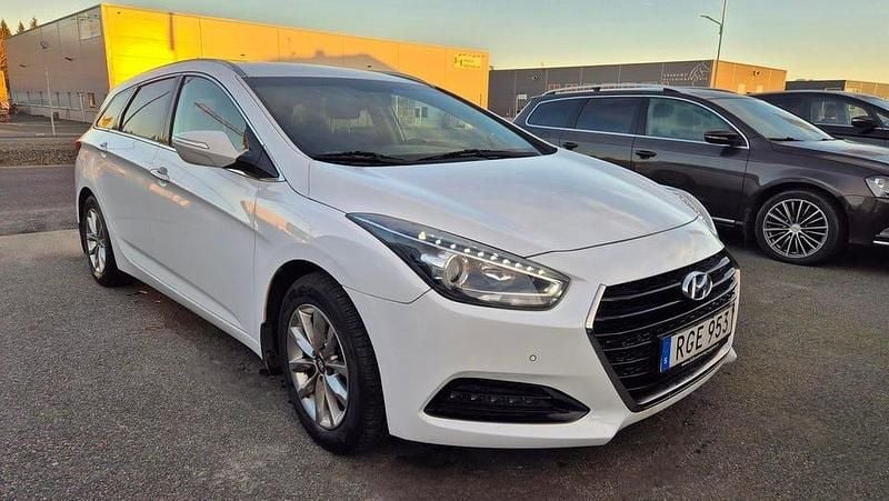 Begagnad Hyundai i40 135 HK (99 kW) 2016 Vit Kombi