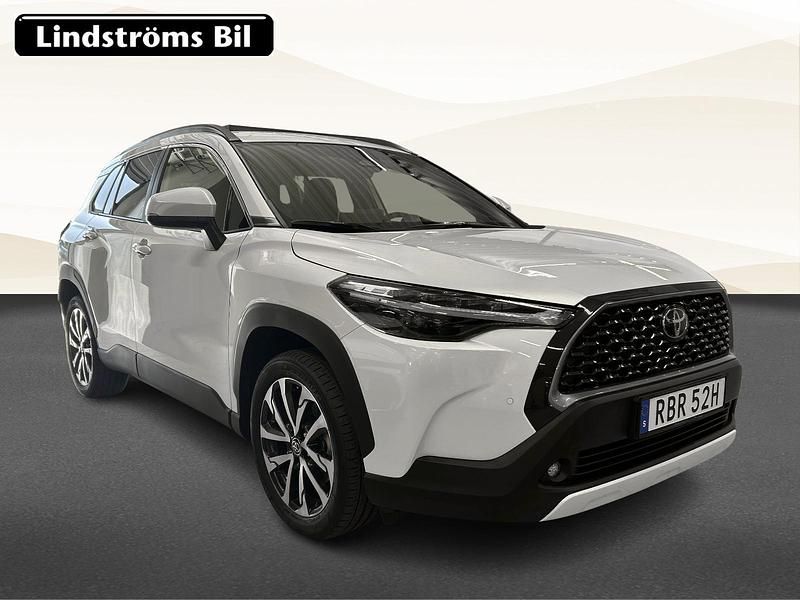 Begagnad Toyota Corolla Cross Style 200 HK (147 kW) 2024 Vit SUV