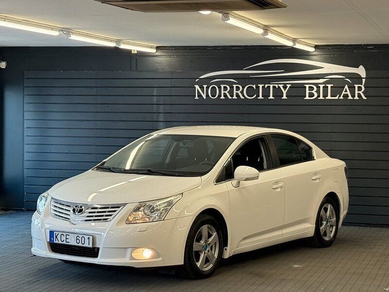 Vit Begagnad 2009 Toyota Avensis Business Edition Sedan | 69 800 kr (Marknadspris) - Bild 1/4
