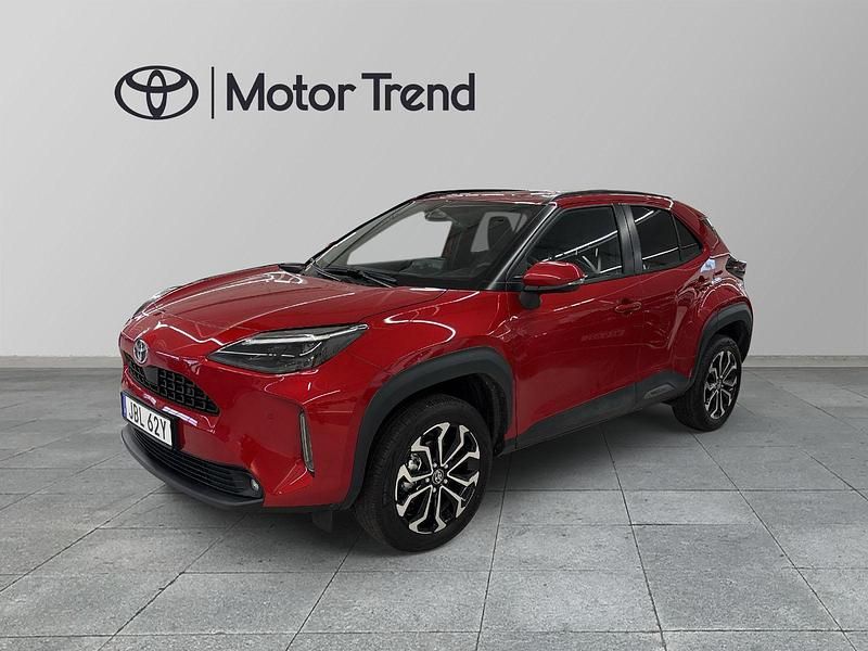 Röd Ny 2025 Toyota Yaris Hybrid | 329 900 kr - Bild 1/3