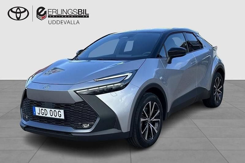 Silver Ny 2025 Toyota C-HR Style SUV | 429 000 kr (Bra pris) - Bild 1/4