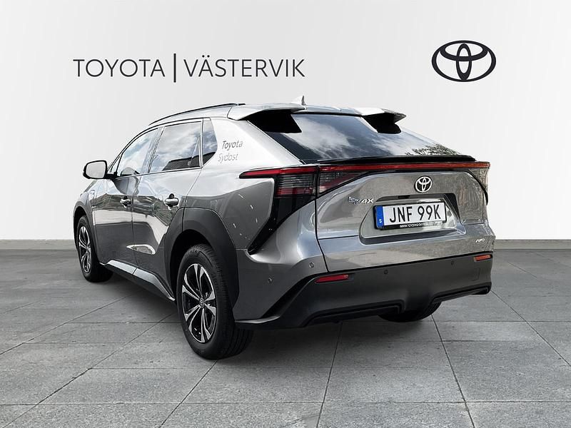 Begagnad Toyota bZ4X Executive 161 kW (219 HK) 2023 Silver SUV
