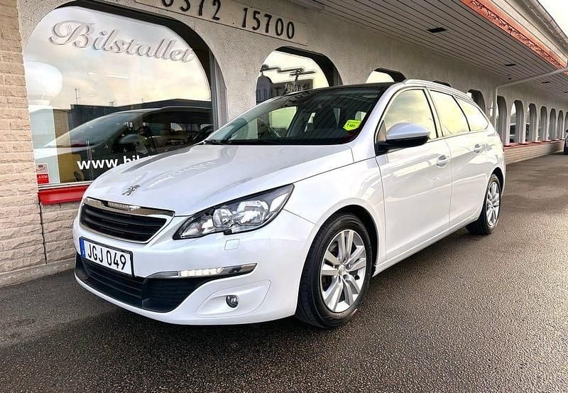 Vit (whitepearlmetallic) Begagnad 2015 Peugeot 308 Active Kombi | 99 000 kr (Dyr) - Bild 1/4