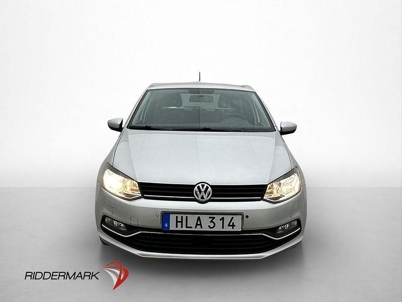 Begagnad VW Polo 90 HK (66 kW) 2014 Silver Halvkombi