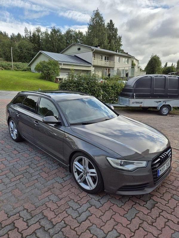 Grå Begagnad 2013 Audi A6 S-Line Kombi | 204 999 kr (Lite dyr) - Bild 1/4