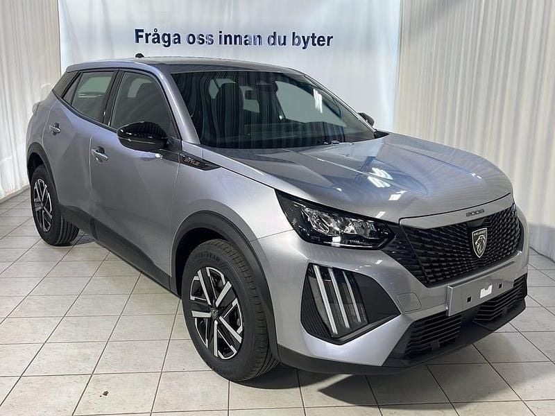 Grå Ny 2025 Peugeot 2008 SUV | 285 800 kr (Marknadspris) - Bild 1/4