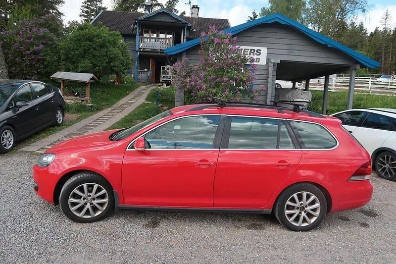 Röd Begagnad 2011 VW Golf VII Kombi | 37 500 kr (Marknadspris) - Bild 1/4