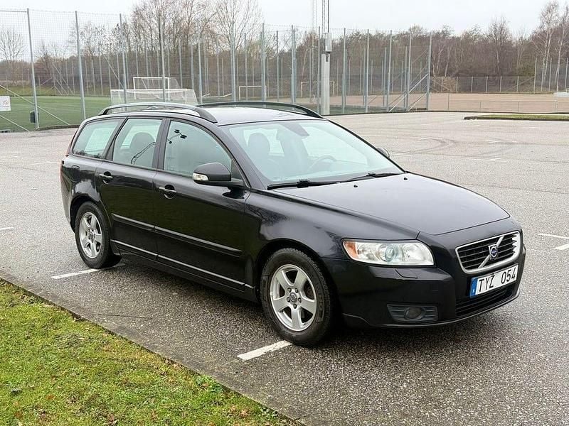 Begagnad 2010 Volvo V50 Kombi | 41 000 kr (Marknadspris) - Bild 1/4