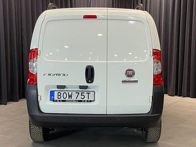Begagnad Fiat Fiorino 80 HK (58 kW) 2024 Vit Minibuss