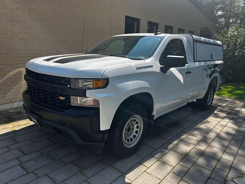 Vit Begagnad 2020 Chevrolet Silverado Van | 249 900 kr - Bild 1/4