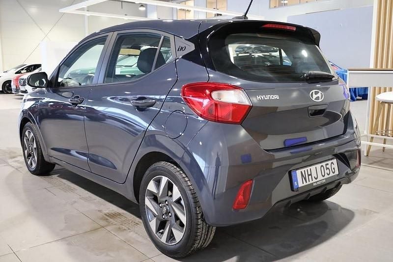 Begagnad Hyundai i10 Advanced 63 HK (46 kW) 2024 Grå Halvkombi