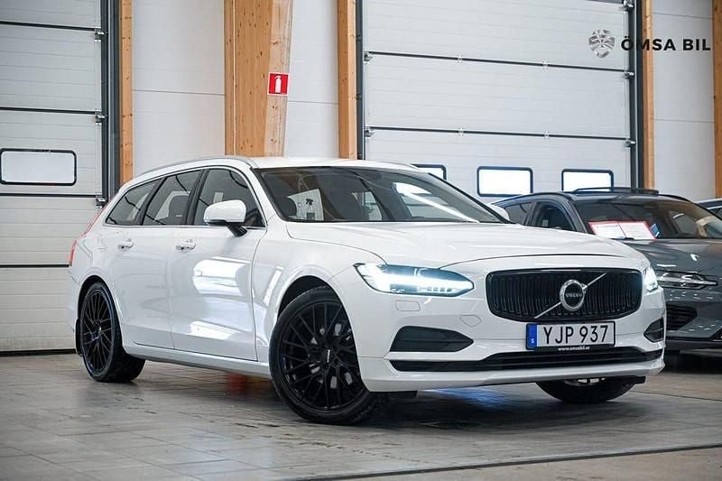 Begagnad Volvo V90 Momentum 190 HK (139 kW) 2017 Vit Kombi