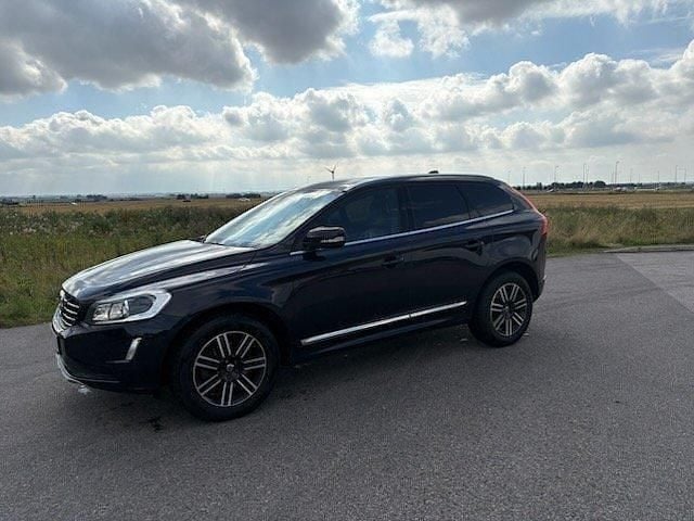 Blå Begagnad 2017 Volvo XC60 Standard SUV | 215 000 kr (Bra pris) - Bild 1/4