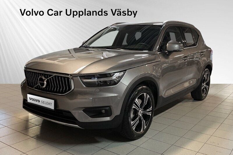 Grå Begagnad 2021 Volvo XC40 Inscription SUV | 339 900 kr - Bild 1/3