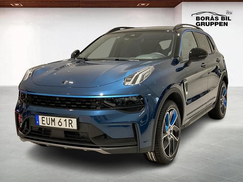 Blå Begagnad 2024 Lynk & Co 01 SUV | 339 000 kr (Marknadspris) - Bild 1/4