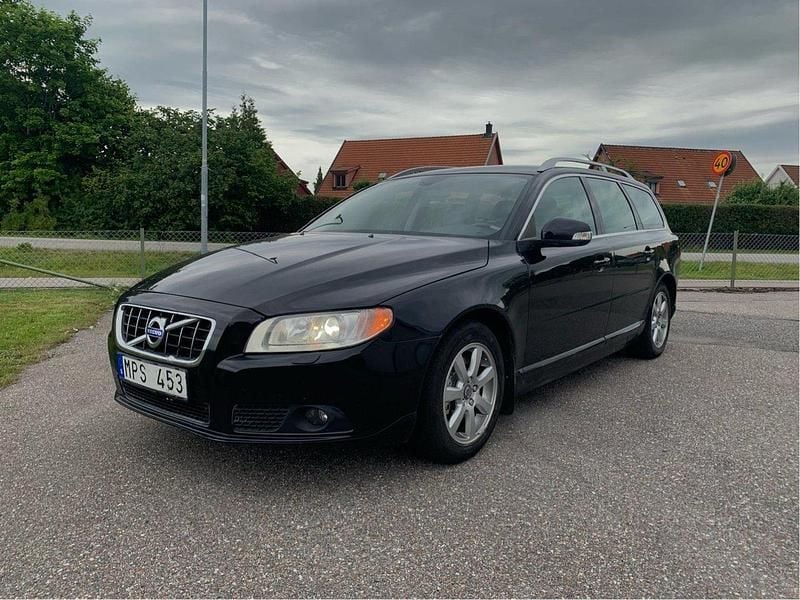 Svart Begagnad 2011 Volvo V70 Summum Kombi | 55 000 kr (Bra pris) - Bild 1/4