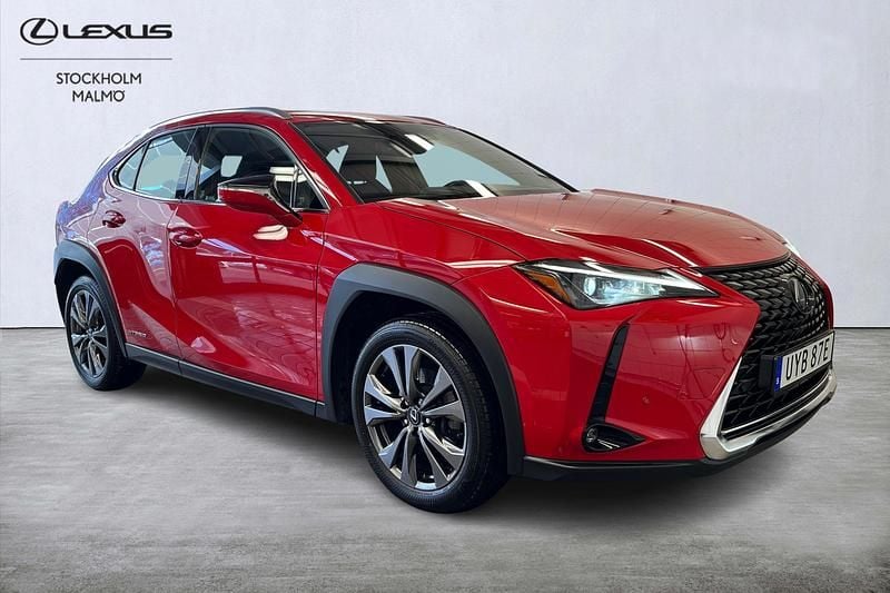 Begagnad Lexus UX E-FOUR 2019 Röd SUV