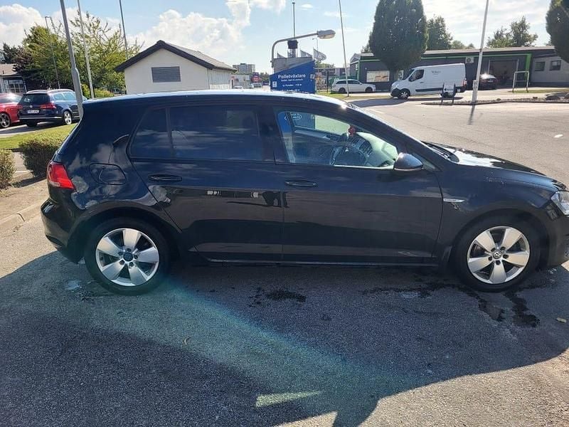 Svart Begagnad 2014 VW Golf VII Halvkombi | 78 000 kr (Marknadspris) - Bild 1/4