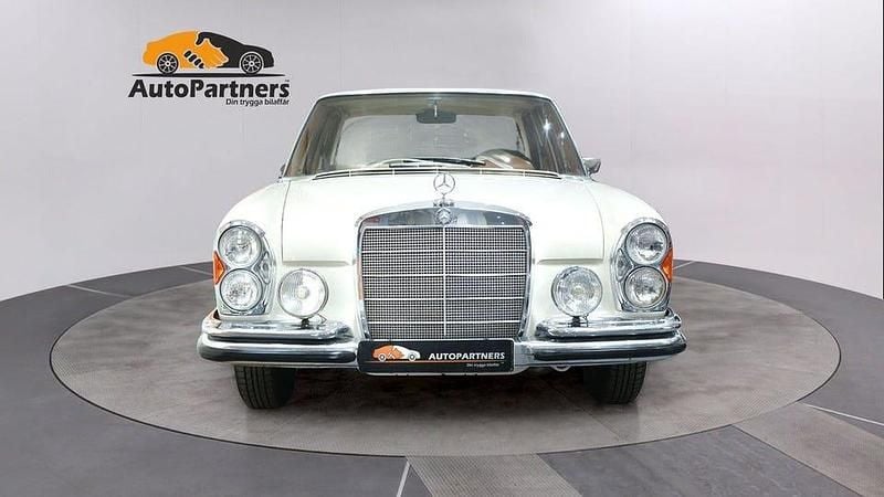 Begagnad Mercedes S250 131 HK (96 kW) 1966 Vit Sedan