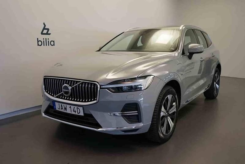 Grå Begagnad 2024 Volvo XC60 SUV | 549 500 kr (Marknadspris) - Bild 1/1