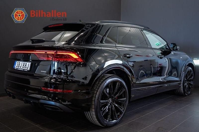 Begagnad Audi Q8 S-Line 490 HK (360 kW) 2025 Svart SUV