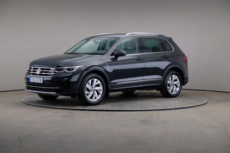 Grå Begagnad 2022 VW Tiguan Elegance SUV | 309 000 kr (Superpris) - Bild 1/4