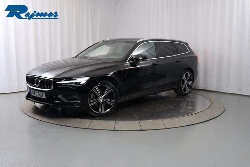 Svart Begagnad 2021 Volvo V60 Inscription Kombi | 309 900 kr (Marknadspris) - Bild 1/4