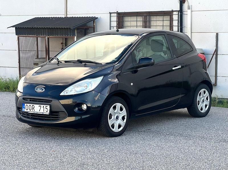 Svart Begagnad 2011 Ford Ka Titanium Halvkombi | 39 800 kr (Marknadspris) - Bild 1/4