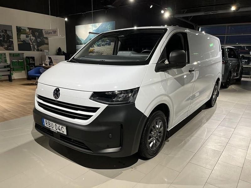 Vit Begagnad 2025 VW Transporter Van | 509 000 kr (Superpris) - Bild 1/4