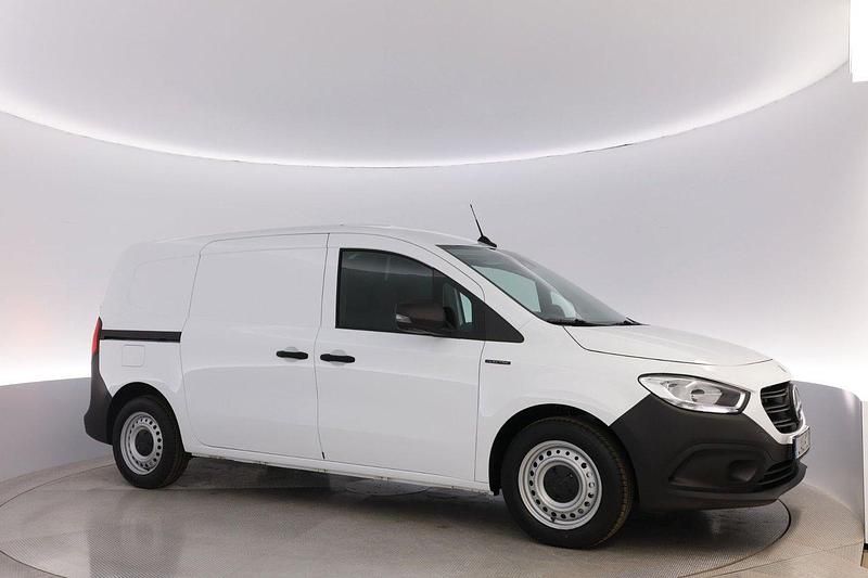 Begagnad Mercedes eCitan 90 kW (123 HK) 2023 Vit (arktisk vit) Van