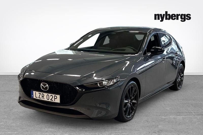 Grå Begagnad 2024 Mazda 3 Halvkombi | 299 000 kr (Dyr) - Bild 1/4