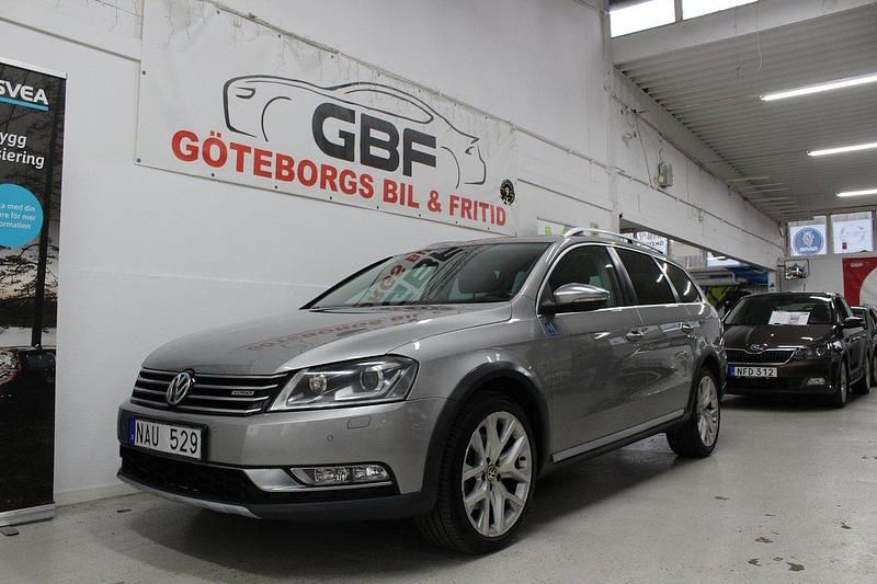 Silver Begagnad 2012 VW Passat Alltrack Kombi | 104 900 kr (Marknadspris) - Bild 1/4