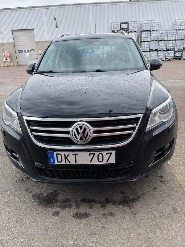 Svart Begagnad 2008 VW Tiguan Sportline SUV | 60 000 kr (Superpris) - Bild 1/4