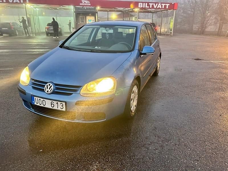 Begagnad 2004 VW Golf IV Halvkombi | 16 900 kr (Marknadspris) - Bild 1/4