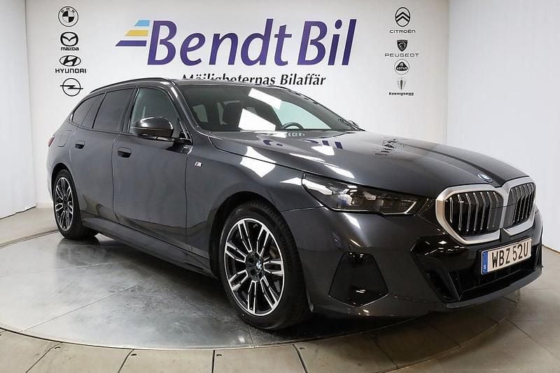 Begagnad BMW 530e M Sport 299 HK (219 kW) 2025 Sophisto grey brilliant effect Kombi