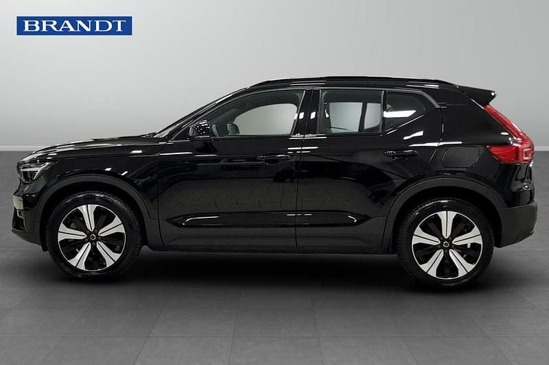 Begagnad Volvo XC40 Single Motor 175 kW (238 HK) 2023 Svart SUV