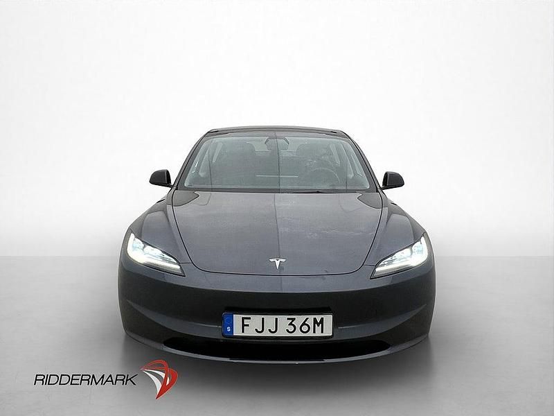 Begagnad Tesla Model 3 Long Range AWD 366 kW (498 HK) 2024 Grå Sedan
