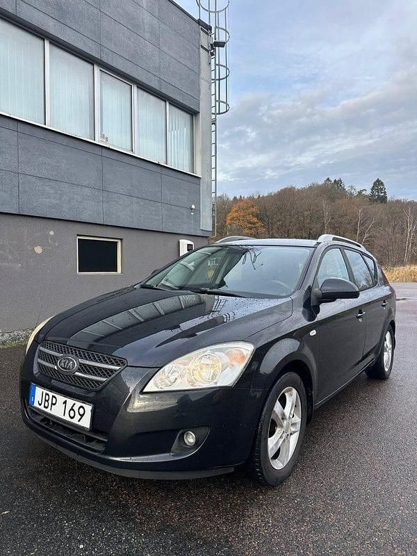 Svart Begagnad 2008 Kia Ceed Sportswagon EX Kombi | 29 000 kr (Marknadspris) - Bild 1/4