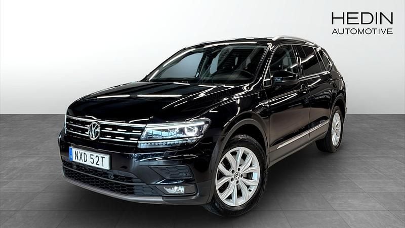 Svart (black) Begagnad 2021 VW Tiguan Allspace SUV | 339 900 kr (Marknadspris) - Bild 1/4