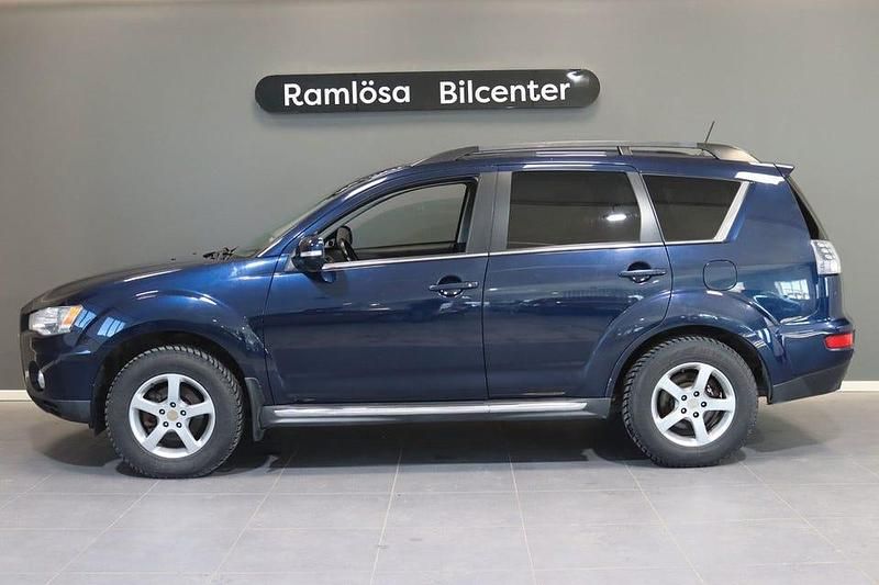 Blå Begagnad 2012 Mitsubishi Outlander SUV | 89 900 kr (Marknadspris) - Bild 1/4