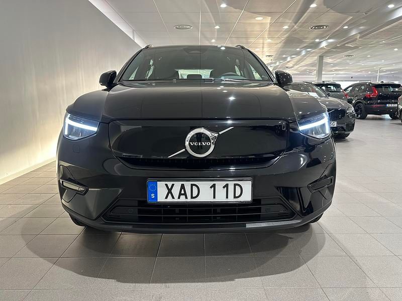 Begagnad Volvo XC40 Core 185 kW (252 HK) 2022 Svart SUV