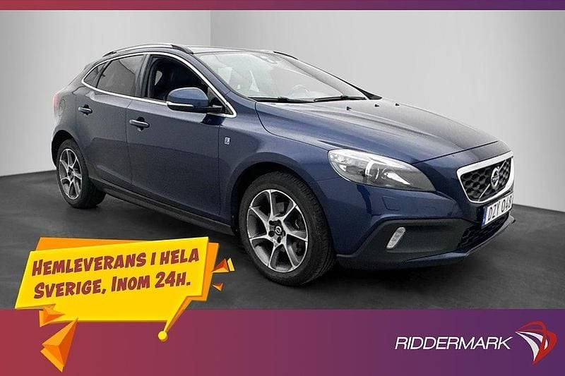 Blå Begagnad 2015 Volvo V40 CC Ocean Race Kombi | 129 800 kr (Marknadspris) - Bild 1/3