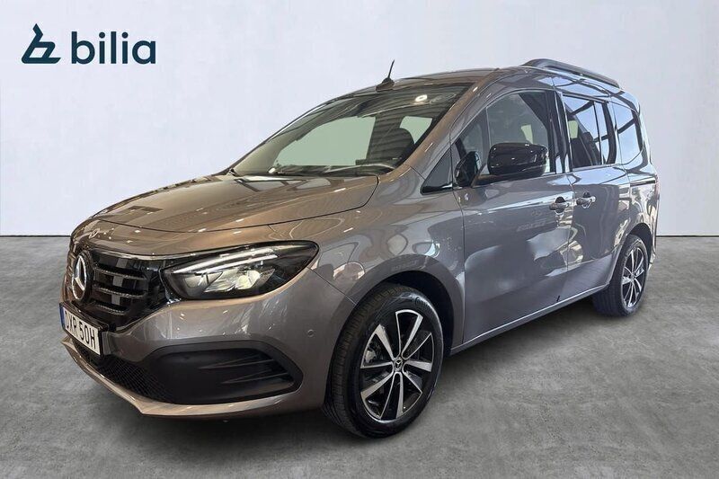 Grå Begagnad 2023 Mercedes EQT200 Minibuss | 373 000 kr - Bild 1/4
