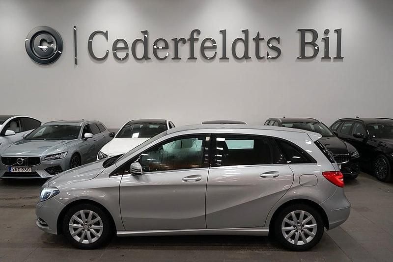 Silver Begagnad 2013 Mercedes B180 Minibuss | 134 900 kr (Marknadspris) - Bild 1/4